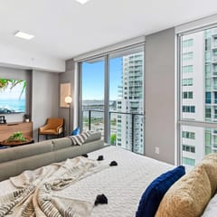 Downtown Miami 1BR Condo with Stunning Ocean Views