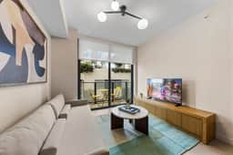 The Crosby | King Suite + Rooftop Pool - Image 5