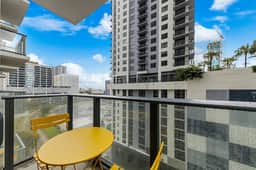 The Crosby | King Suite + Rooftop Pool - Image 2