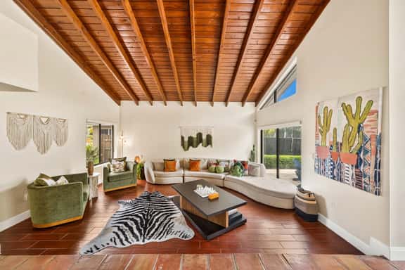 Pool - BBQ - Fire pit - Pool Table - TV room - Image 1