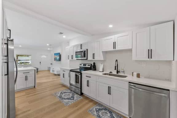 12 min from Brickell/Downtown * Parking * BBQ area - Image 5