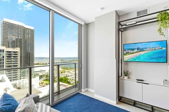 Ocean Views! Studio w Pool Access & Balcony - Image 5