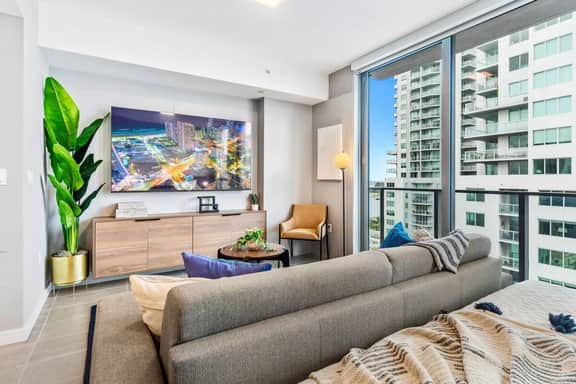 Downtown Miami 1BR Condo with Stunning Ocean Views - Image 5